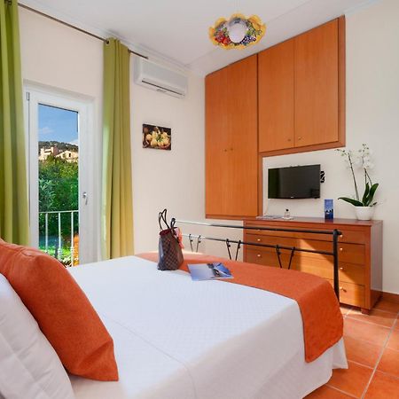 Bed and Breakfast Relais Santa Lucia Сорренто Экстерьер фото